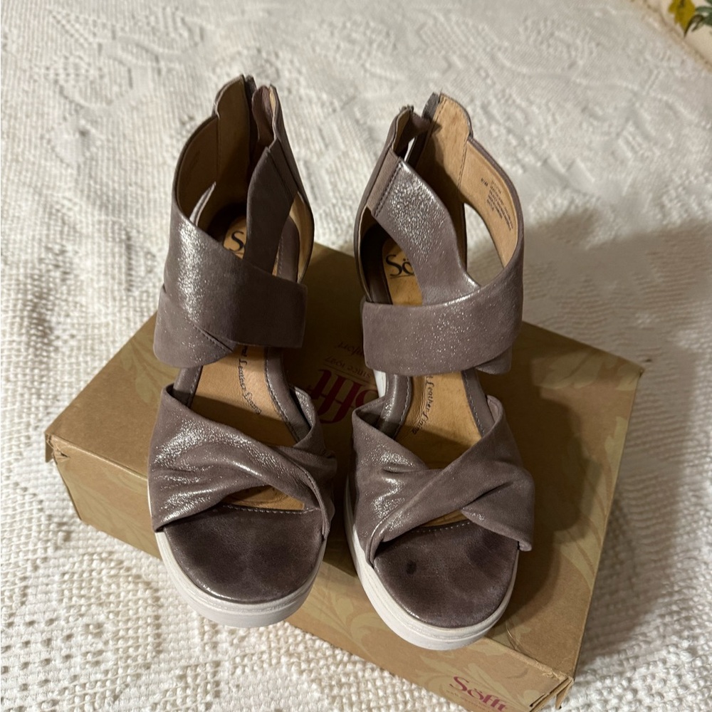 Sofft Shimmering Taupe Wedges